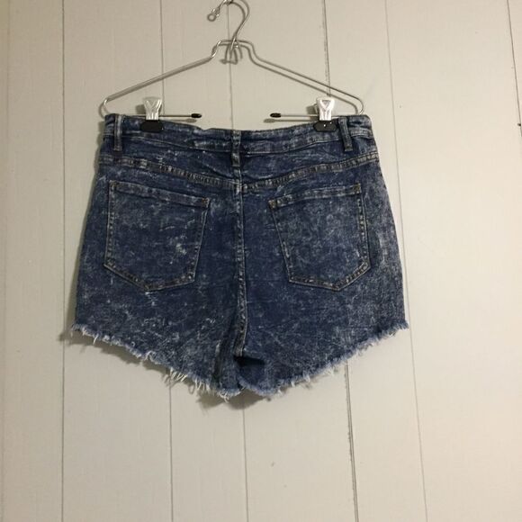 Refuge High Rise Acid Wash Denim Shorts - Picture 2 of 6